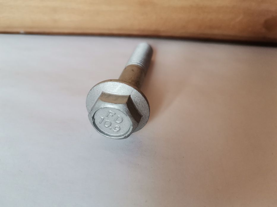Болты M10x50 DIN6921 цинк (20шт.)