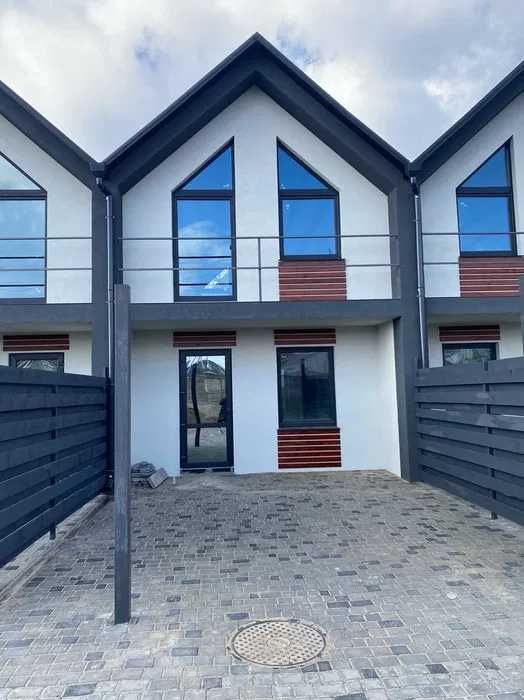 Таунхаус для жизни в Лесках. 5 мин. к морю. Рассрочка