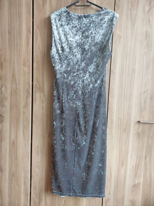 Błyszcząca sukienka 44