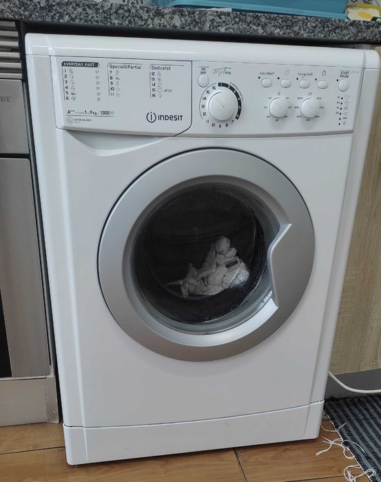 Máquina de lavar roupa 9 kilos