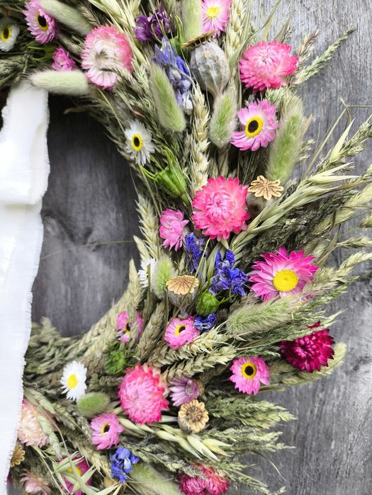 Натуральний віночок з сушених трав та квітів на двері/стіну