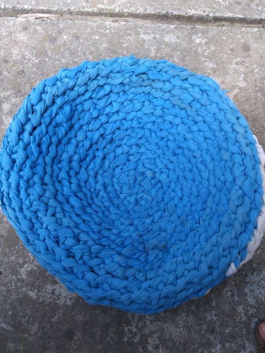 Лежанка для котика чи песика. Корзинка