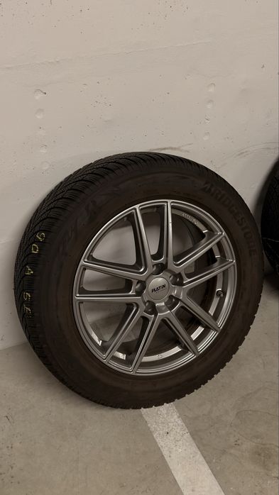 Pneus novos c/jantes