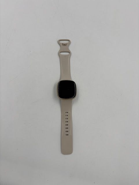 uszkodzony smartwatch fitbit beżowy bluetooth