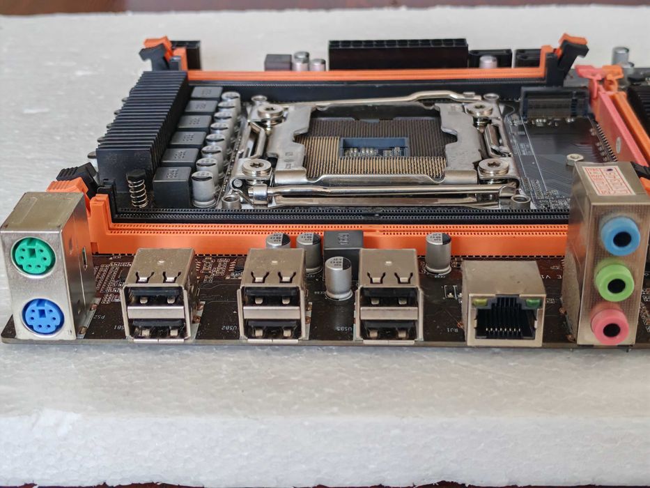 Материнская плата Huananzhi X99E-K4 H55 LGA2011-3 DDR4 под ремонт