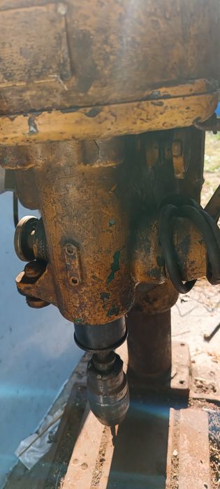 Wiertarka stołowa pionowa