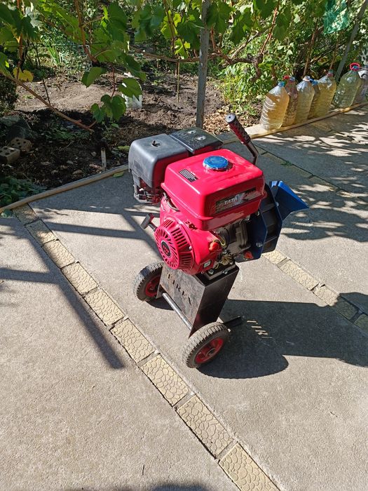 Бензиновый измельчитель веток TIREX