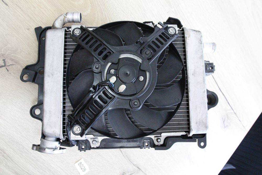 8028 Goldwing 18- Chłodnica Prawa Honda Gl1800 |2018+