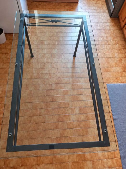 Mesa de Jantar com 6 cadeiras