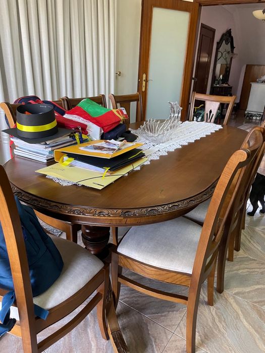 Móvel de sala + mesa e cadeiras