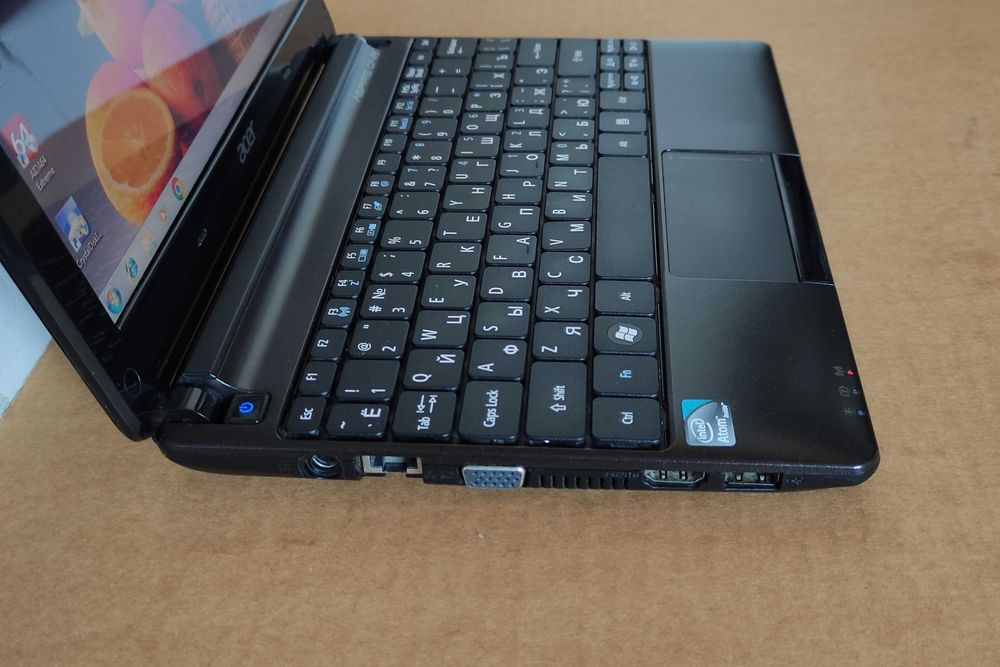 Компактний нетбук Acer_Мощний Intel (4 ядра)_4 ГБ_320 ГБ_Батарея 4 год
