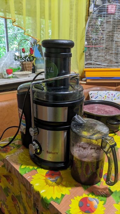 Соковыжималка Saturn 1000W XXL