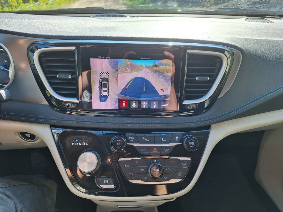 Pacifica hybrid 2021