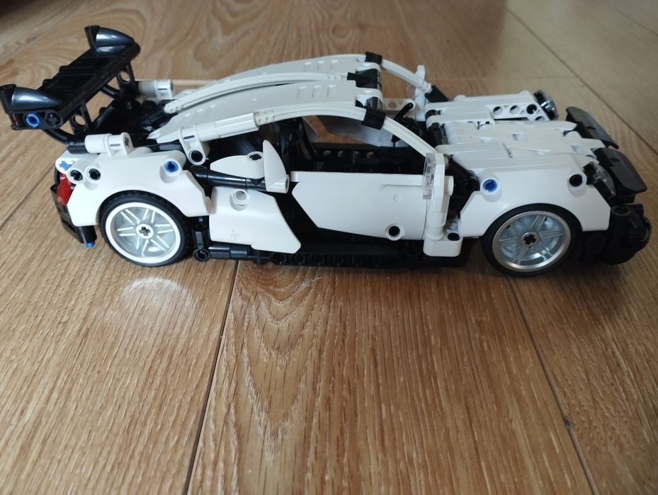 Klocki Technique racing car