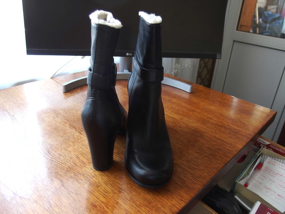 Продам новые кожаные полусапожки, сапоги-ботильоны «Еcco» 40 размер