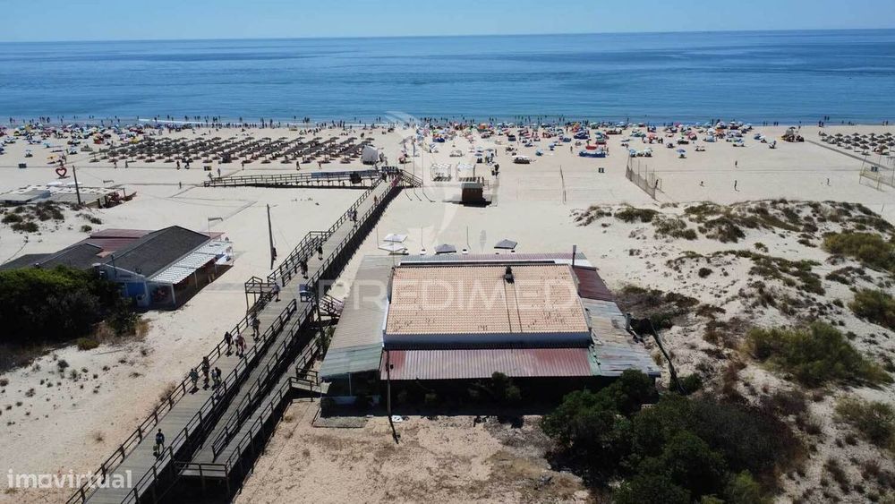 Restaurante na Praia de Altura, na areia, vista mar