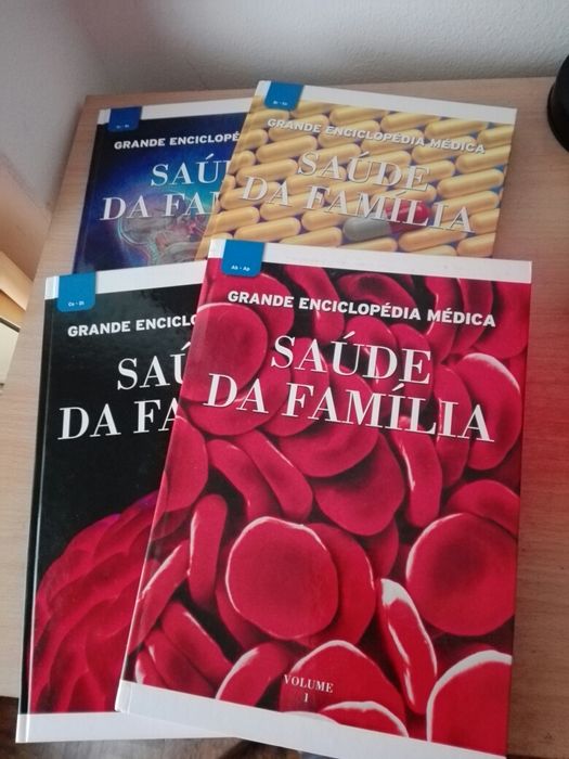 Vários livros de saúde e dicionário
