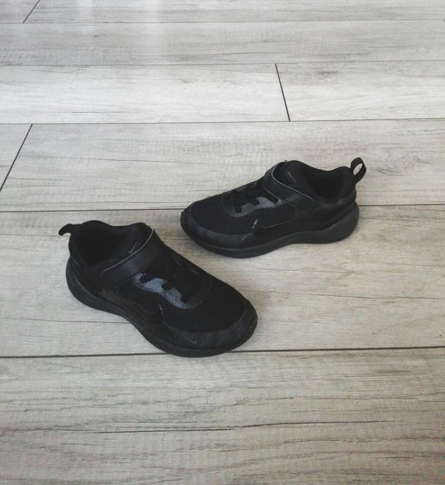 Nike oryginalne czarne buty sportowe  adidasy na rzepy rozm 28,5 29