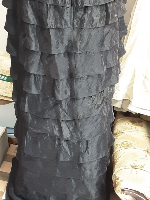 Vestido preto comprido cerimónia e charpe