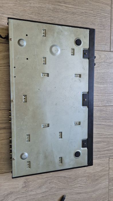 Bench KH 6777 DVD 2004-2006 ( Bez Pilota )