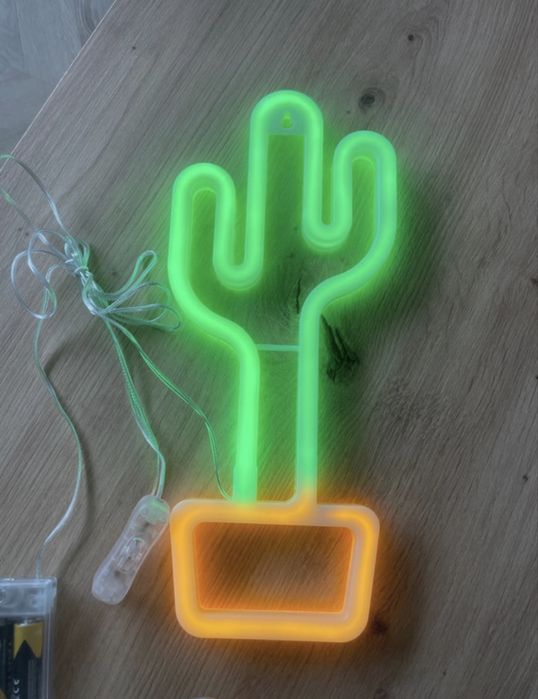 Led ledon kaktus do powieszenia ładowanie USB lub baterie