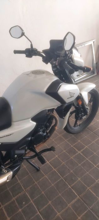 Mota 125 impecável