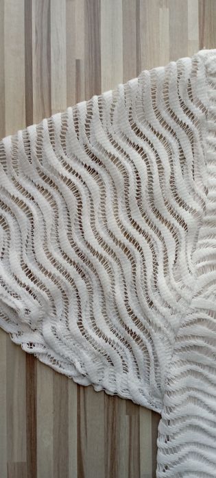 Biała sukienka koktajlowa