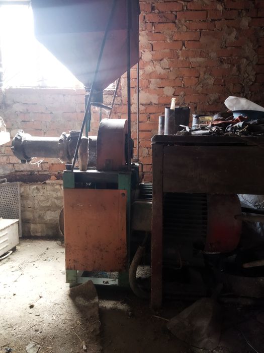 Кормовий екструдер