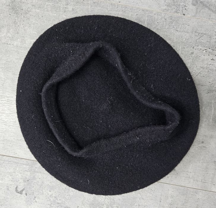 Czarny beret średnica 25cm