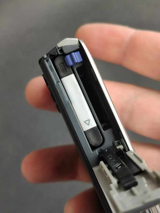 Цифровий фотоапарат Sony Cyber-shot 12.1 MP