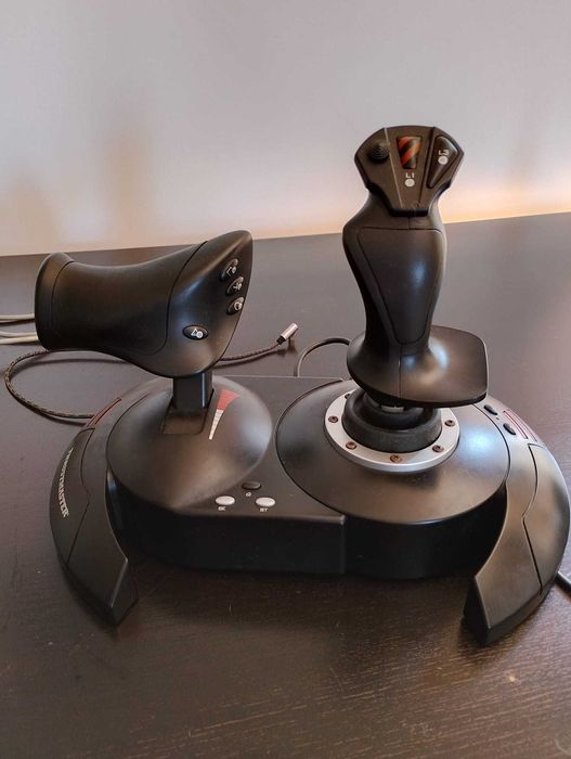 Consola Thrustmaster T. Flight Hotas X
