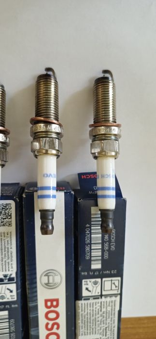 Свічка запалювання Bosch 0242140568