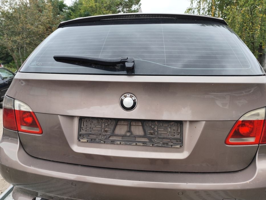 BMW E61 lampa prawy  lewy tył w klape przed lift