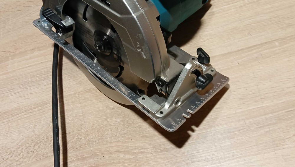 Pilarka Tarczowa Makita HS7611