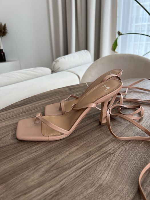 buty beżowe wiązane na obcasie Marc Fisher 9 - 40