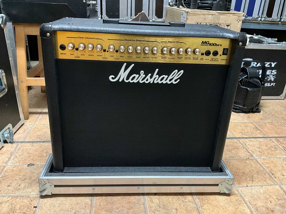 Pré amplificador de guitarra Marshall MG100DFX + case