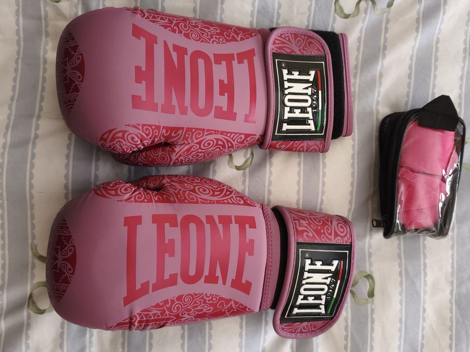 Luvas e fitas kickbox leone
