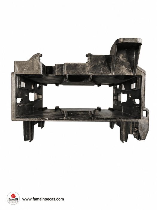 Suporte do rádio AUDI A4 B8 2.0 TDI (105 kW / 143 cv) [11.2007 - 12.2015]