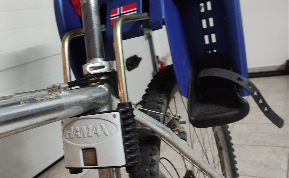 Cadeira de criança para bicleta, marca HAMAX.