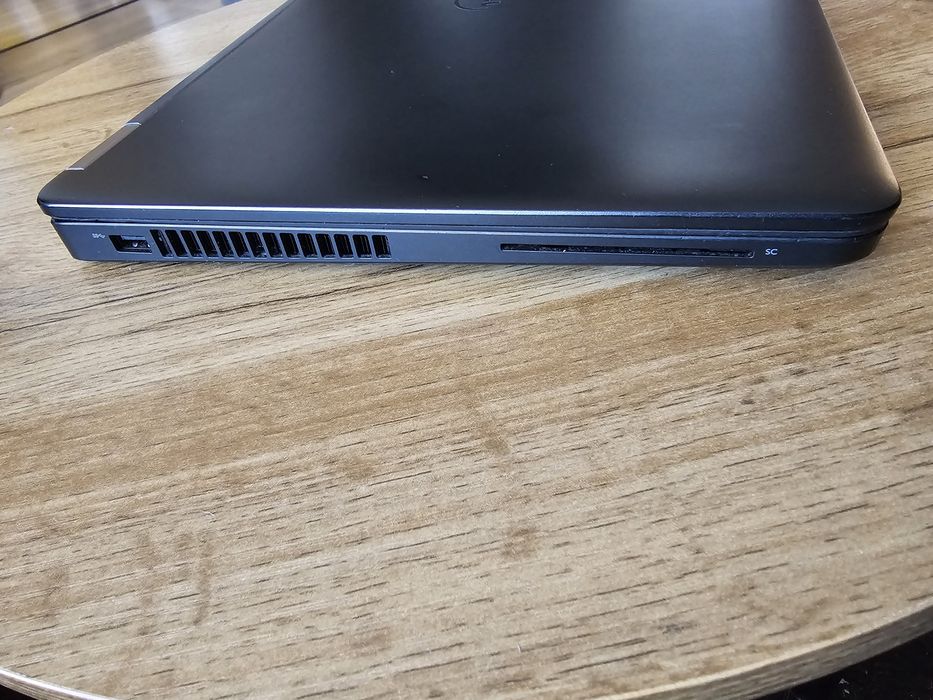 Dell Latitude E54570 i5-6300 2x2.4GHz 8GB Ram dysk SSD 240GB  ! ideał