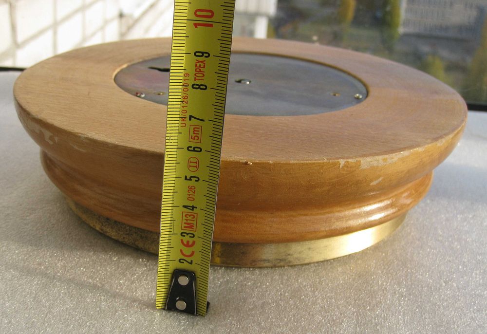 Барометр-анероид  с термометром УТЁС.