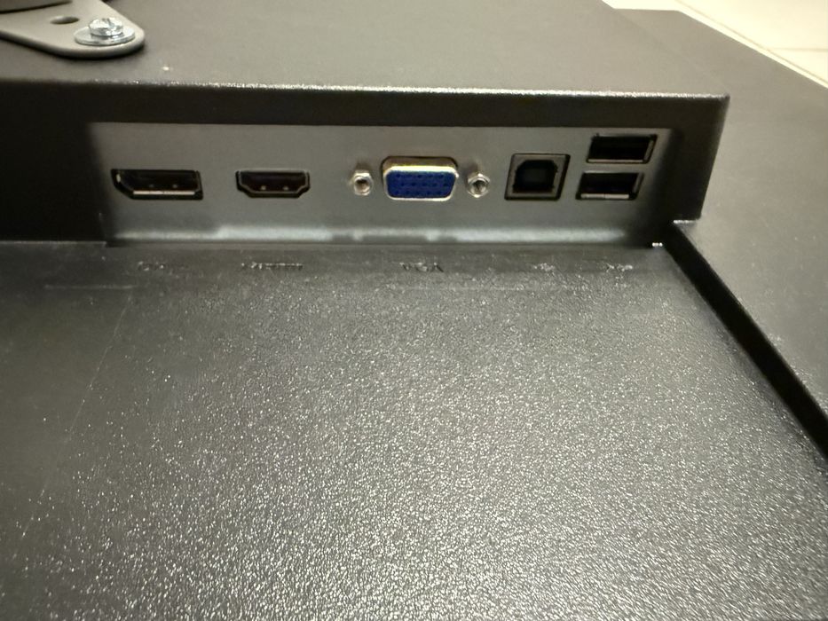 2 monitory Iiyama ProLite B2483HSU