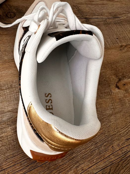 Guess Sneakersy Biały 41 rozmiar