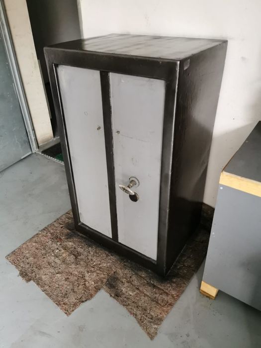 Sprzedam kasę pancerną