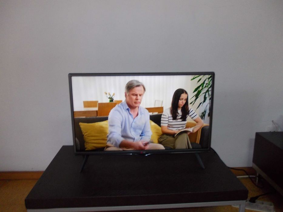 Televisor Led ,E,Smart ,32" polgadas como novo