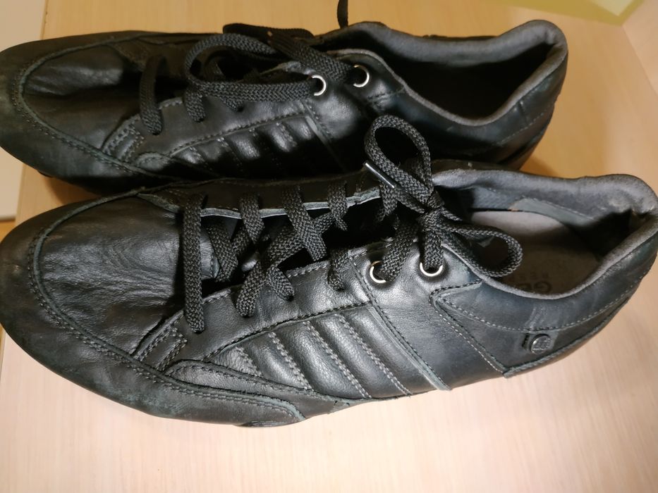 Шкіряні кросівки geox