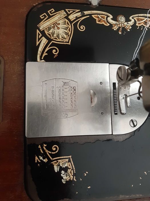 Máquina de costura antiga Naumann (+ de 100 anos)