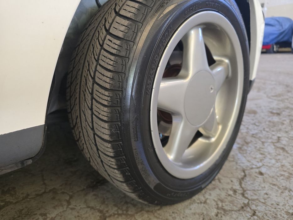 Jantes bcw powertech r14 4 100 e 4 108  pintadas recentemente  com pneus  as de tras e de 8 polegadas e as da frente 6479713203344517124