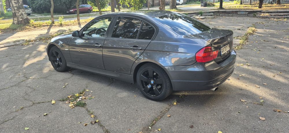 BMW E90 2.0 automatic