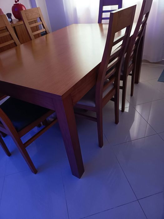 Mesa de jantar em cerejeira com 6 cadeiras